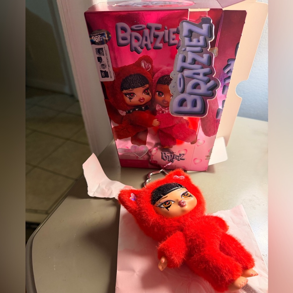 Bratz Bratziez Blind Box (OPEN)- Jade (Kool Kat)